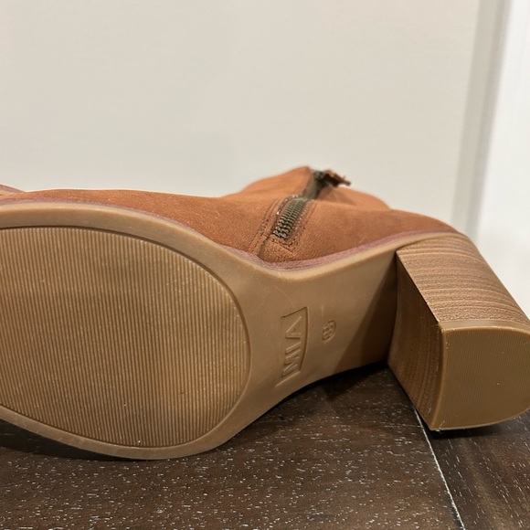 MIA Patton Booties NWOT - Picture 6 of 10